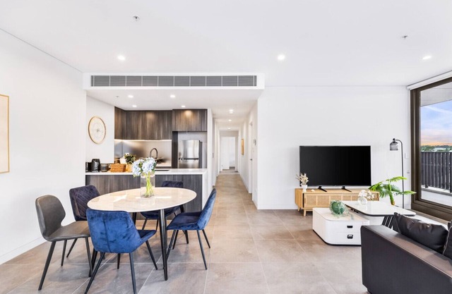Brand New 3B APT Near Stadium
