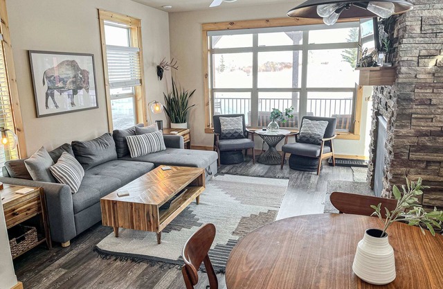 3BR Cabin - Ski Granby and Winter Park, Hot Tub