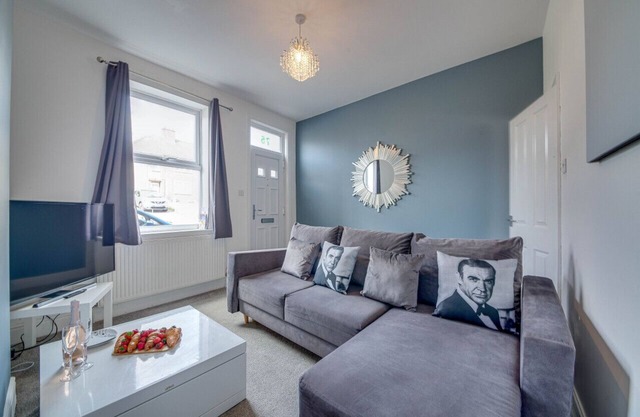 3BR Contractor House Great Location Meadowhall Rd