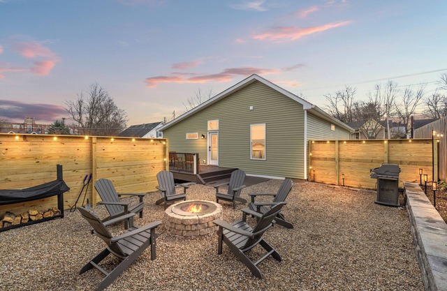 NEW! Luxury Cottage 3BR, downtown, fire pit, 21 min Keeneland, 12 min Horse Park