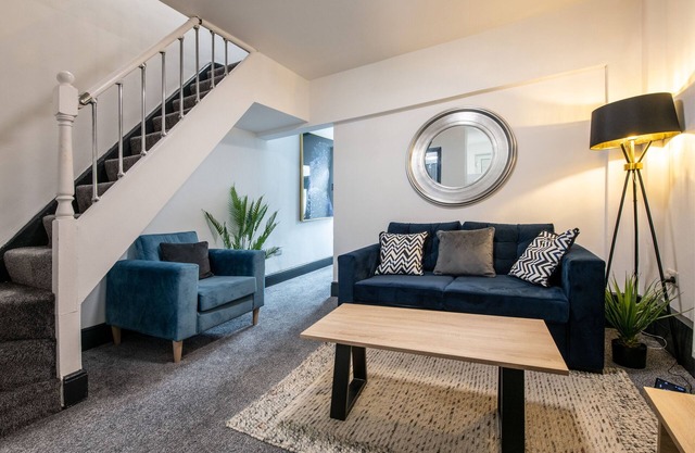 3BR Family Getaway Near Anfield & Liverpool City Centre