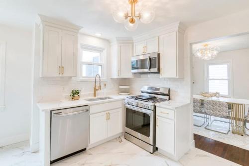 3BR Gem w 4-Season Room
