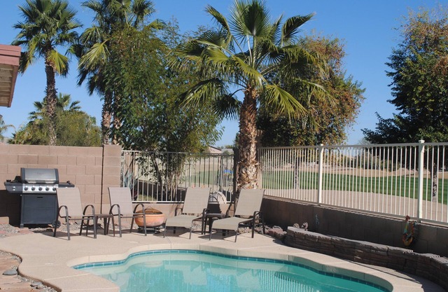 Maison 3BR avec piscine privée chauffée, golf et vue sur la montagne