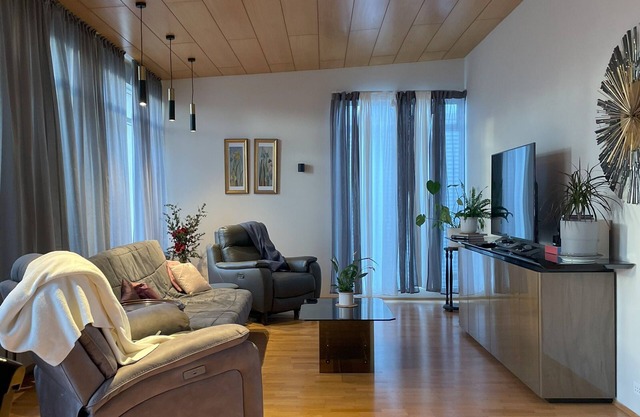 Cozy 3 Bedroom Home 8 Min from Keflavík Airport. Perfect for Families & Groups.