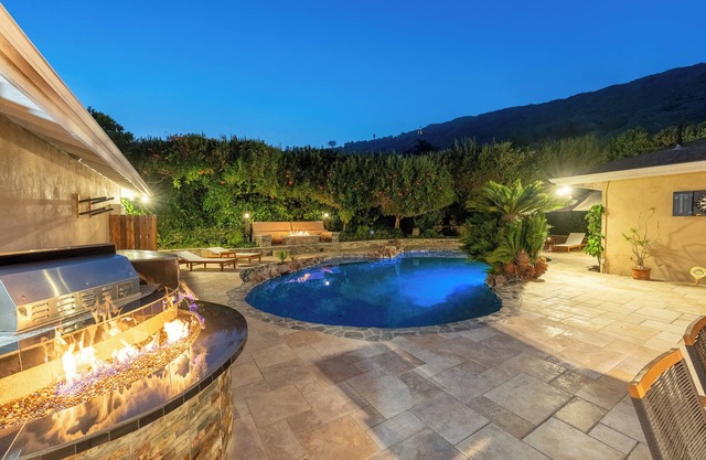 3BR Malibu Oasis with Pool