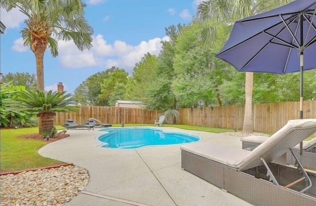 3br pool/xbox/games in Sumrville - 25min 2 Downtown Charleston