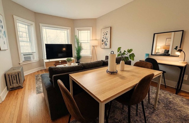 3BR Sunny & Cozy Unit