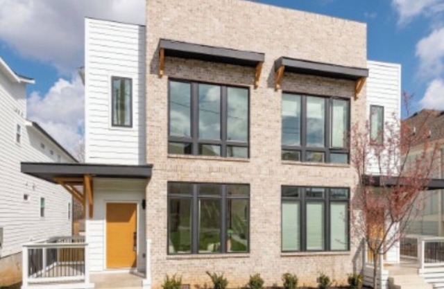 3BR Townhome!