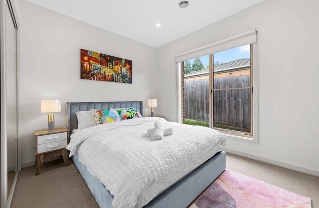 3BR Townhouse 7km to Chadstone
