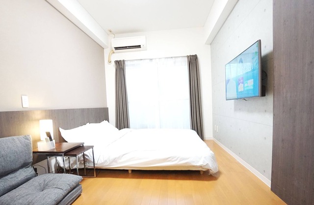 3P. Peut accueillir jusqu'à 3 personnes et est équipé d'une connexion Wi-Fi gratuite!Cette chambre est facilement accessible depuis la gare de Nagoya.