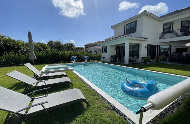 4,200 sqft home, huge pool and spa with the biggest backyard for entire family!