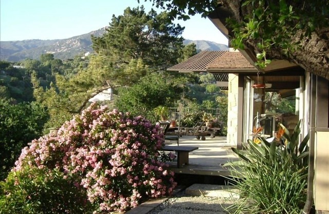 4 400 $. 00 / mois - Maison en verre des amoureux de la nature avec une vue illimitée!