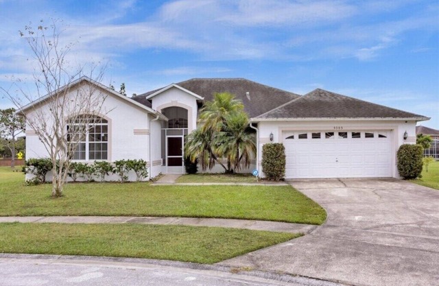4 Bathrooms/ 3 Bathrooms/ Cresent Lakes (5305 CV)