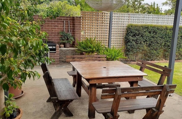 4 bd, 2 bath, 2 living, sleeps 8