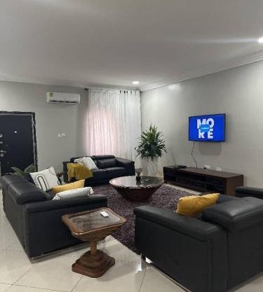 4 bdr lux house with conference rm in Accra Ghana
