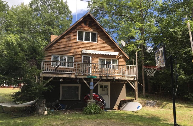 4 ch, 2 salles de bain, cabine confortable avec accès au lac Long à Harrison, Maine