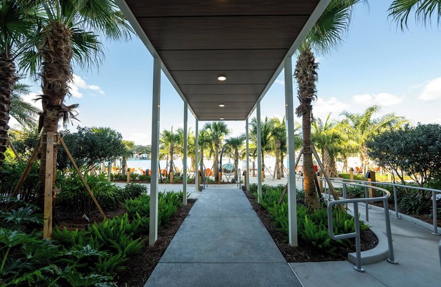 Bayfront Haven: Premium Luxury 4-Bed ADA Retreat