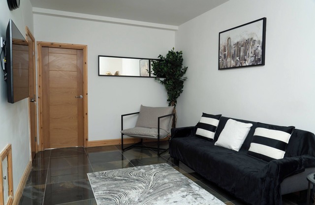 Spacious 4-Bed Home Near Etihad, Co-Op Live & Arndale – Free Parking!