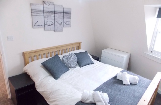 Appartement classé 4ème Grade II. 50 mètres de la plage 10 personnes, WiFi, superbes vues