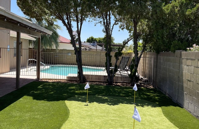 4-bedroom vacation home- 3 miles to Peoria Sports Complex & P83 Entertainment!