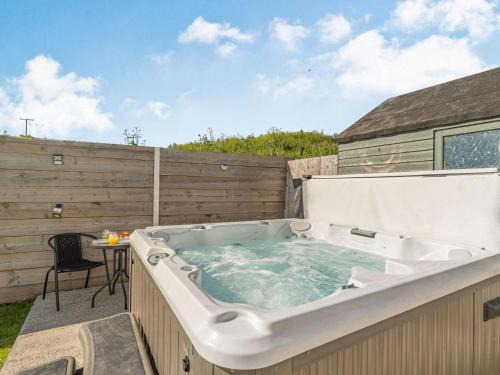 4 Bed in Broad Haven 88331
