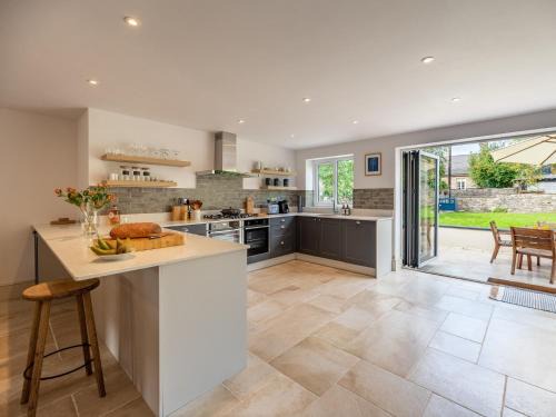 4 bed in Crickhowell 85242
