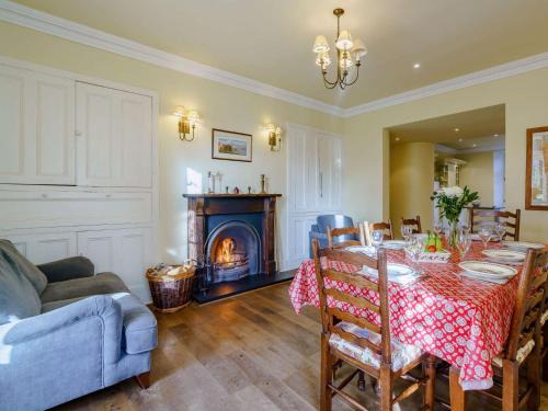 4 Bed in Hawkshead Village LLH03