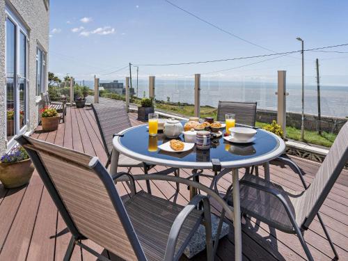 4 Bed in Ogmore-by-Sea 74236