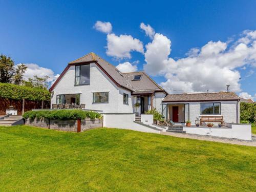 4 Bed in Wembury 81118