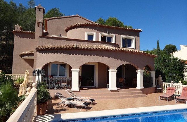 Villa de luxe, La Sella, piscine privée, 8 couchages, wi-fi, climatisation.