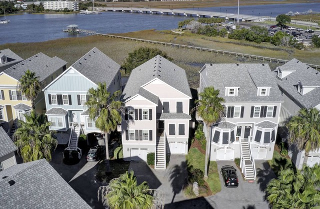 4 Bed Townhouse with Fantastic Location and River Views!