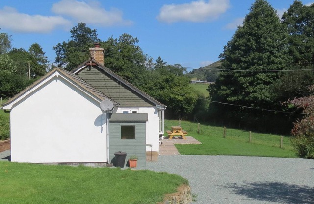 4 bedroom accommodation in Llanrhaeadr-ym-Mochnant