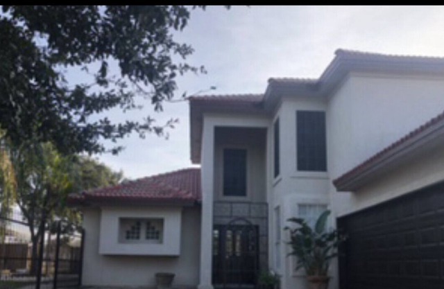 House in North Area close to North Central Park , hospital, many restaurants