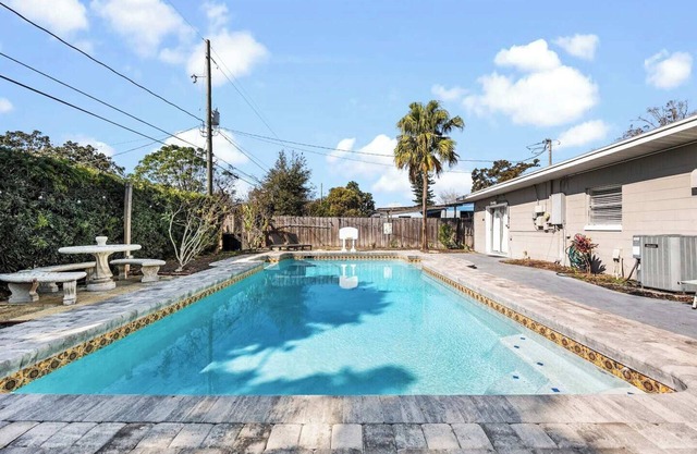 Pet-Friendly Cozy 5-Bed Home