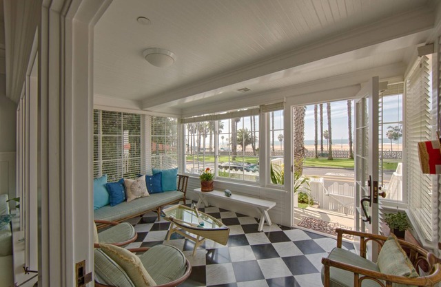 Le Cottage Santa Monica, offrant intimité et de service dans un cadre historique.