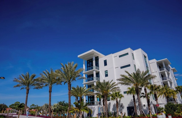 Evermore Bayfront Haven: 4-Bedroom Retreat