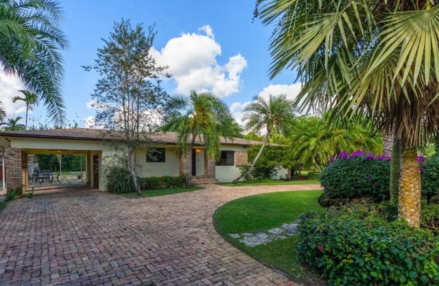 4 Bedroom 630097 by Houzlet