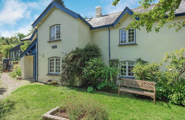 4 bedroom accommodation in Bratton Clovelly