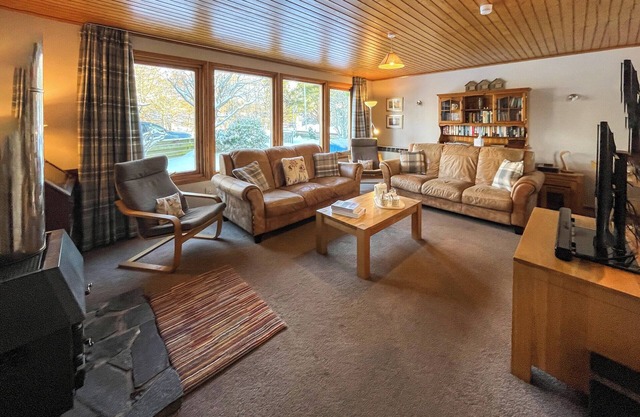 Lorien Cottage is situated in the lovely village of Nethy Bridge in the Cairngorms National Park.