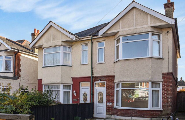 4 bedroom accommodation in Bournemouth