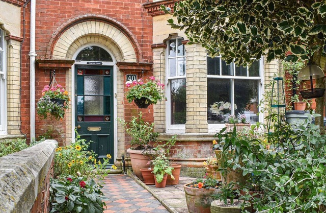 4 bedroom accommodation in Dorchester