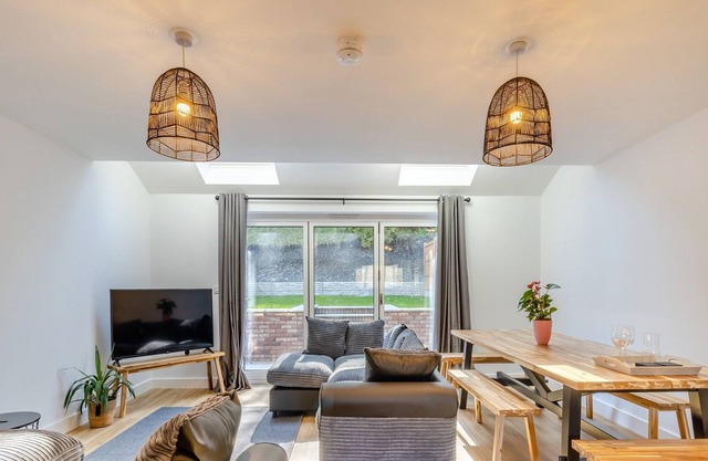 4 bedroom accommodation in Llanidloes