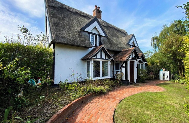 A beautiful thatched cottage situated in the market town of Stowmarket.