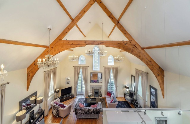 A magnificent chapel conversion offering a large social space on the ground floor.