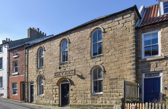 4 bedroom accommodation in Staithes