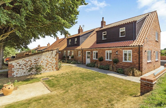 Fabulous, North Norfolk coastal location, boasting luxury and a private hot tub to enjoy.