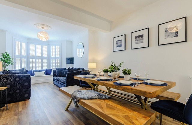 4 bedroom accommodation in Margate