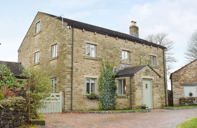 4 bedroom accommodation in Tosside, near Skipton