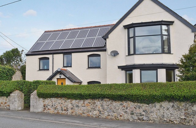 Hébergement 4 chambres à Llanfaelog, près de Rhosneigr
