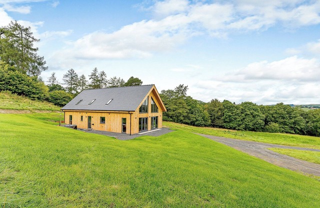 4 bedroom accommodation in Carno
